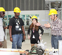 為伊朗客戶現(xiàn)場指導(dǎo) 為伊朗客戶現(xiàn)場指導(dǎo)